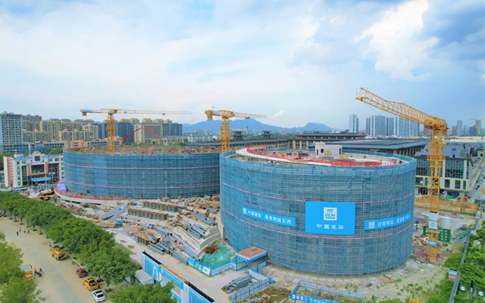 逐浪扬帆，PT视讯塔机吊起苍南大剧院“钢铁脊梁”