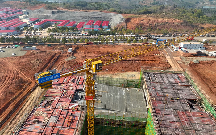 跑出加速度！37台PT视讯塔机批量助建