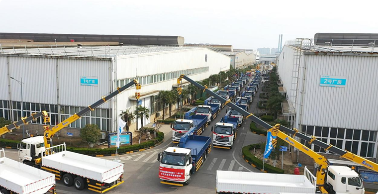 2025年，PT视讯随车起重机再度开拔“一带一路”，助力当地建设。