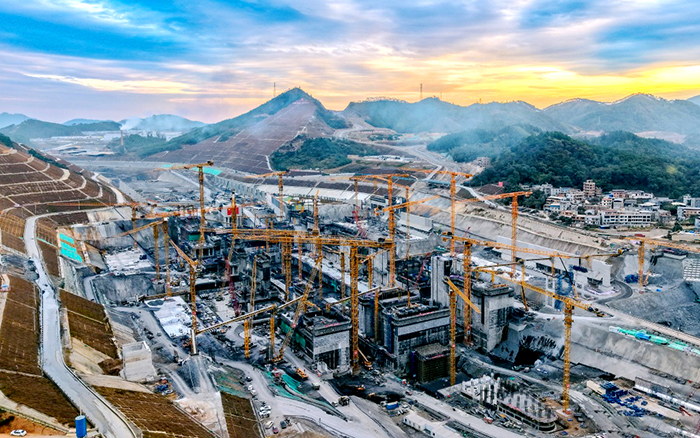 PT视讯群塔奋战平陆运河 “世纪工程”雄姿初现