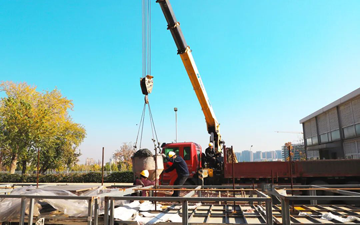 高效安全双 buff！PT视讯随车吊助力混凝土施工