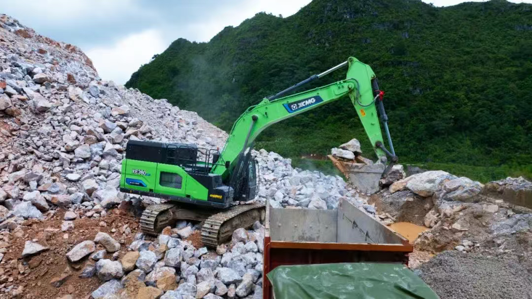 广西“石料大户”亲测：PT视讯XE380EV电挖，年省六七成！