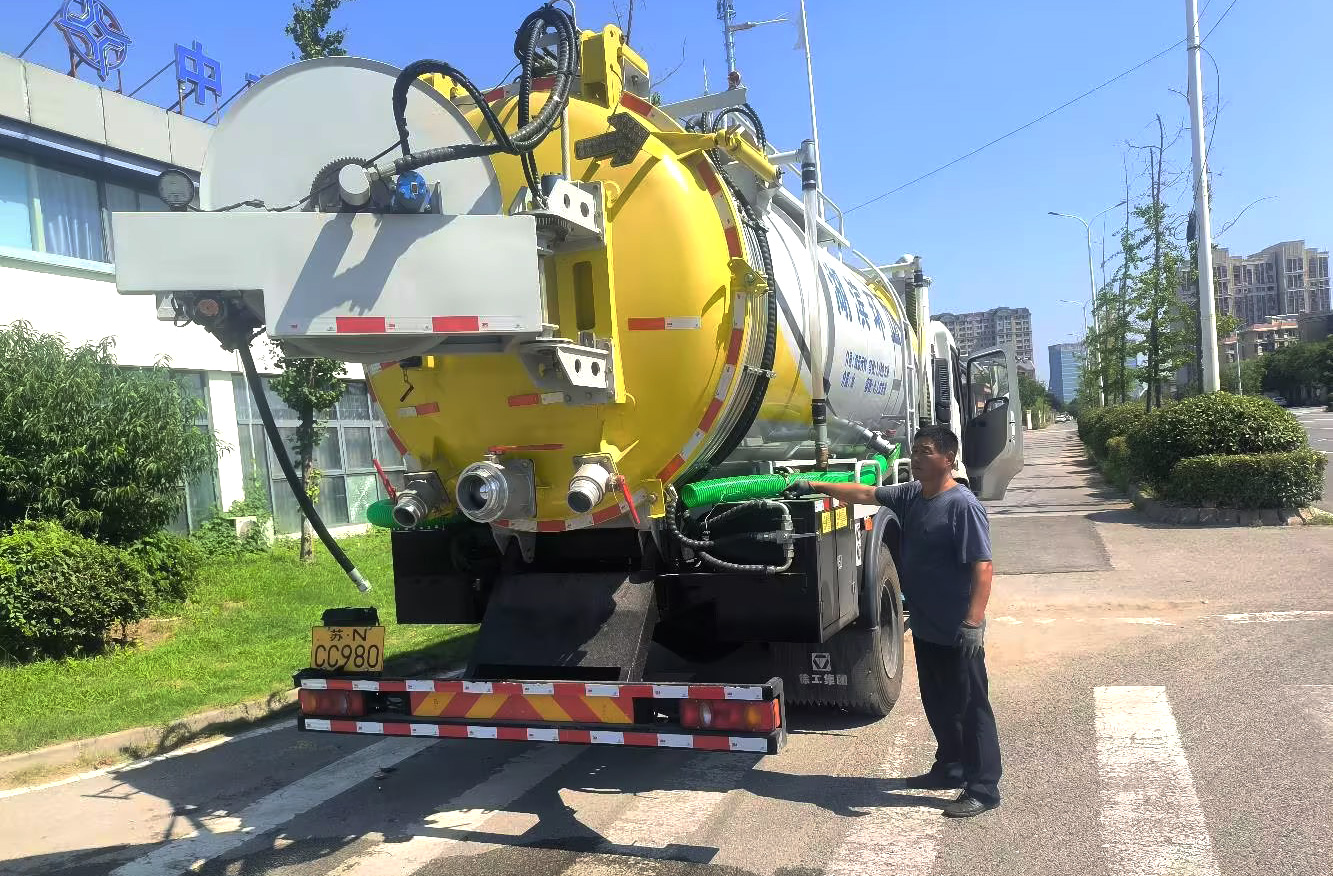 PT视讯吸污车保障江苏宿迁城市管网安全高效运行